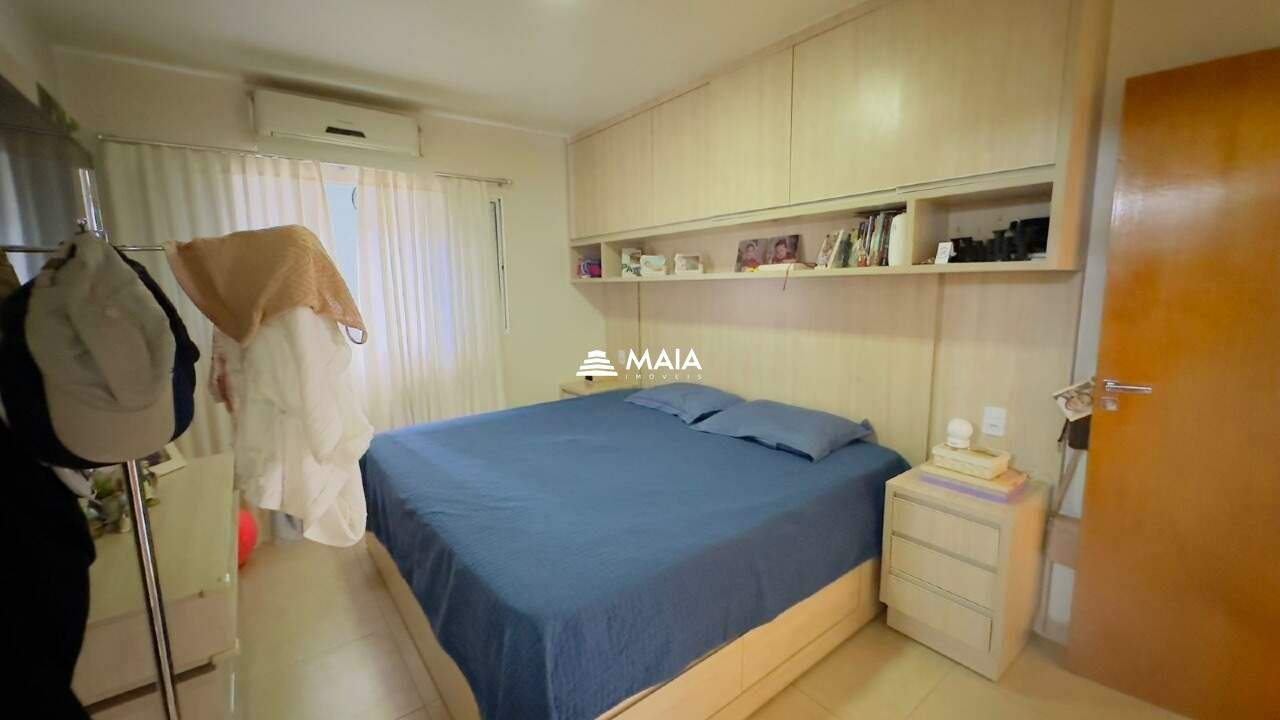 Casa de Condomínio à venda no Portal Beija Flor: 