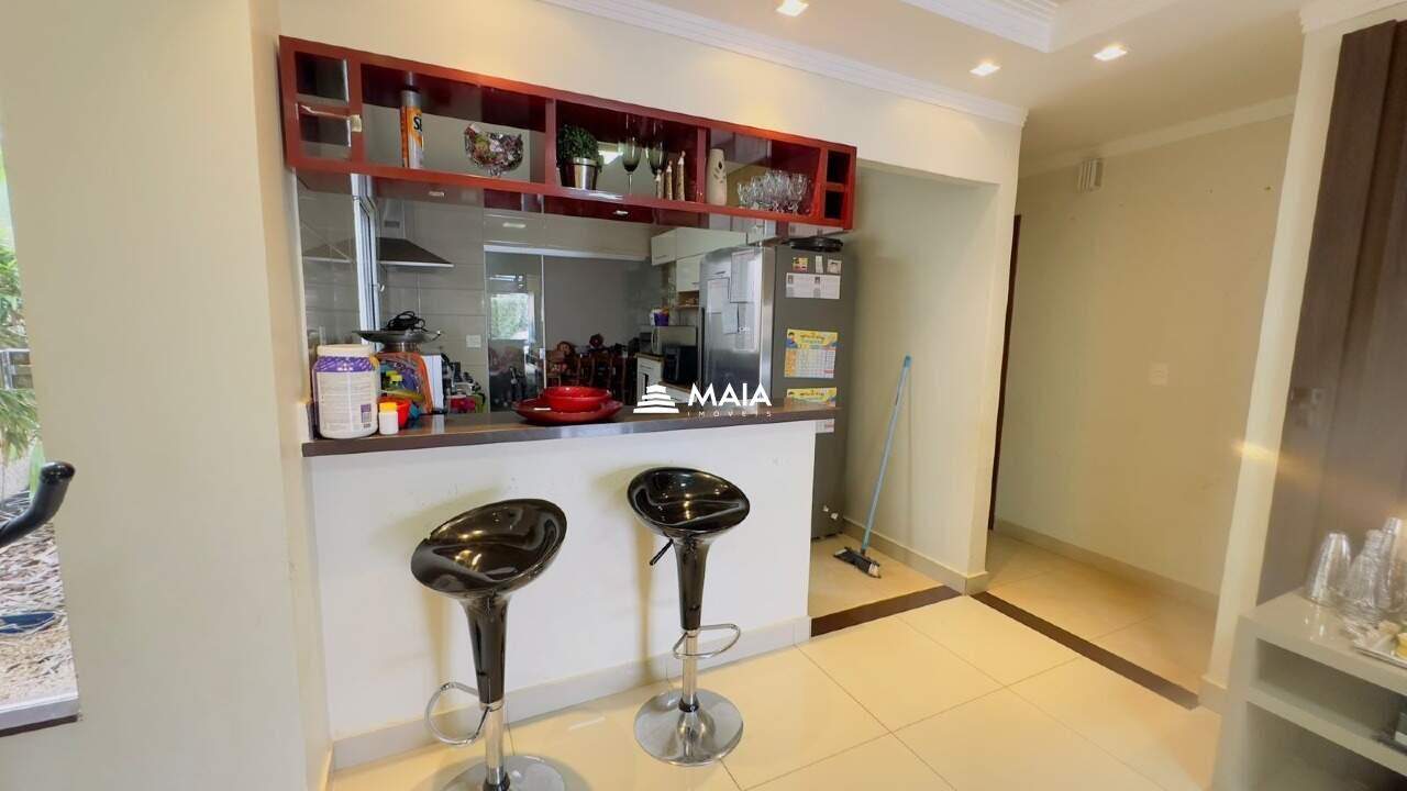 Casa de Condomínio à venda no Portal Beija Flor: 