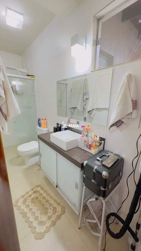 Casa de Condomínio à venda no Portal Beija Flor: 