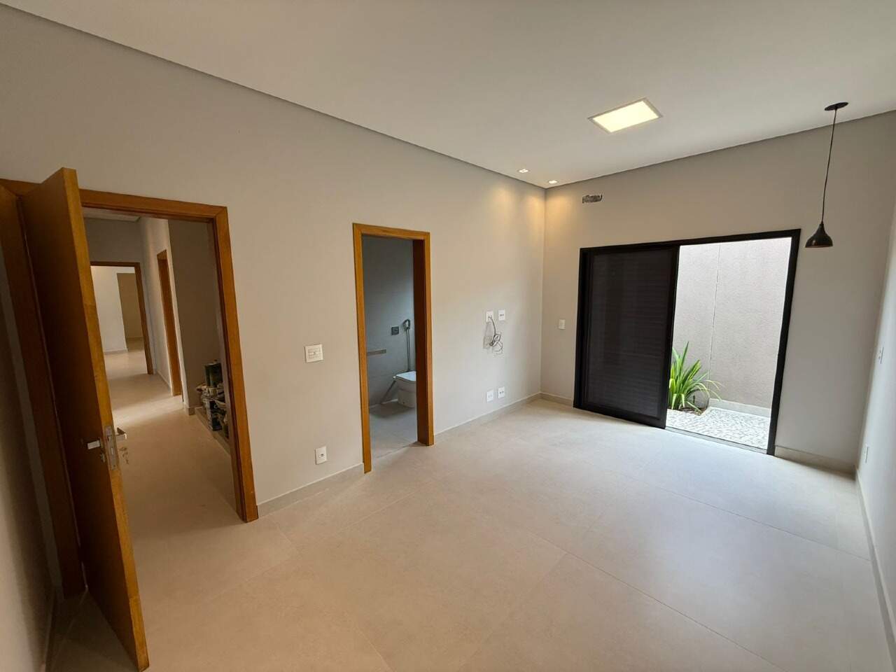 Casa de Condomínio à venda no Jockey do Lago: 