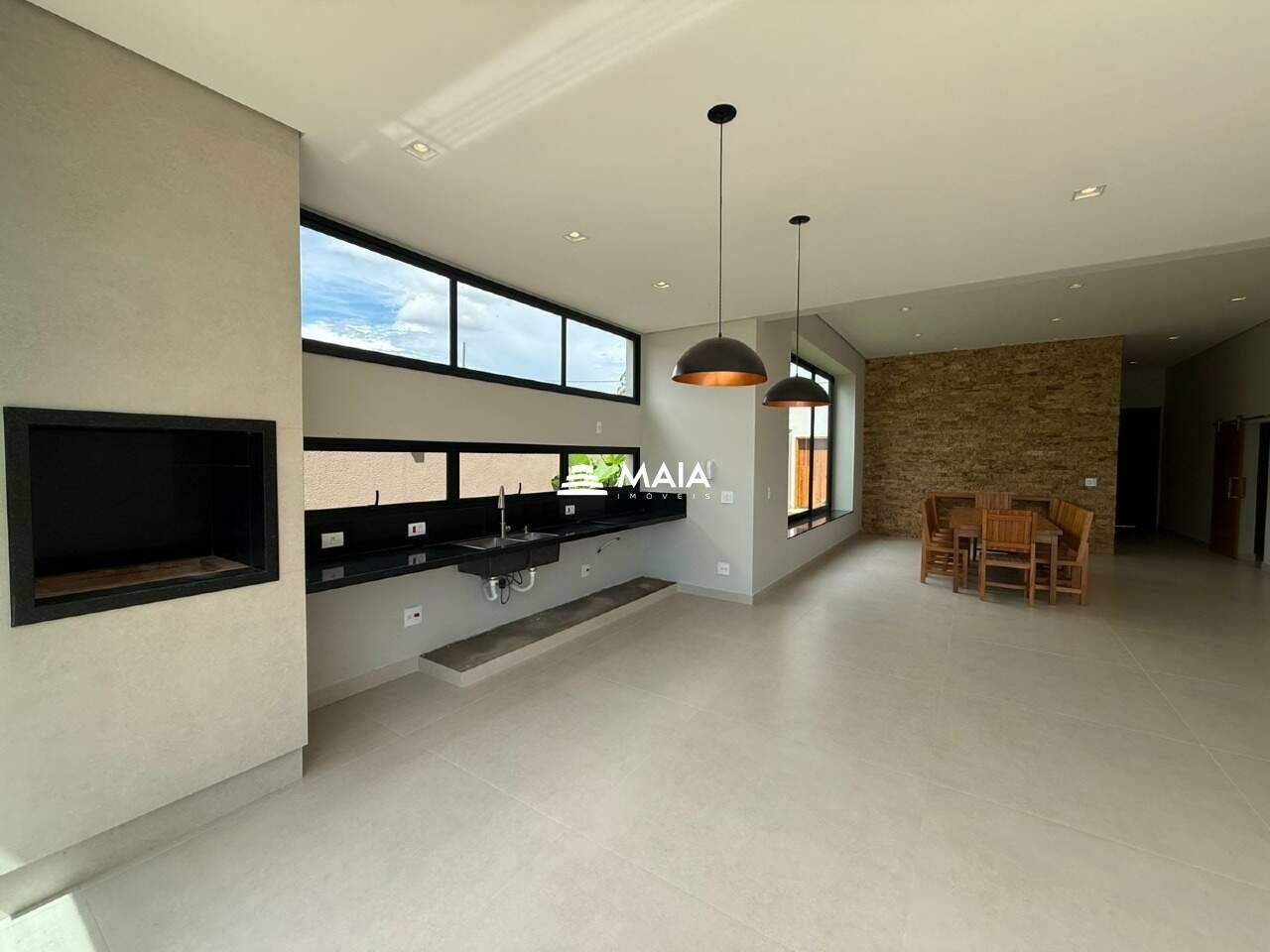 Casa de Condomínio à venda no Jockey do Lago: 