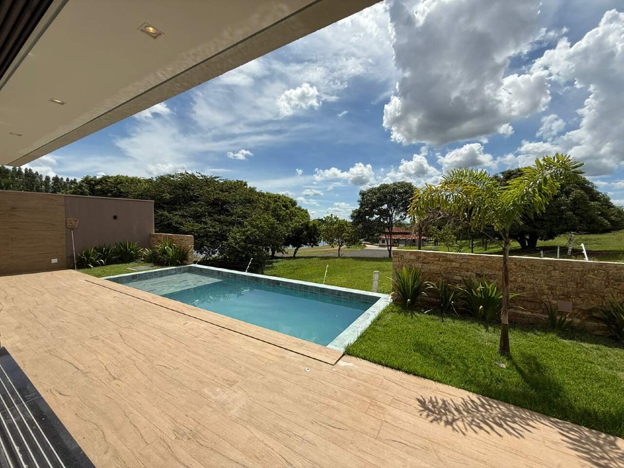 Casa de Condomínio à venda no Jockey do Lago: 