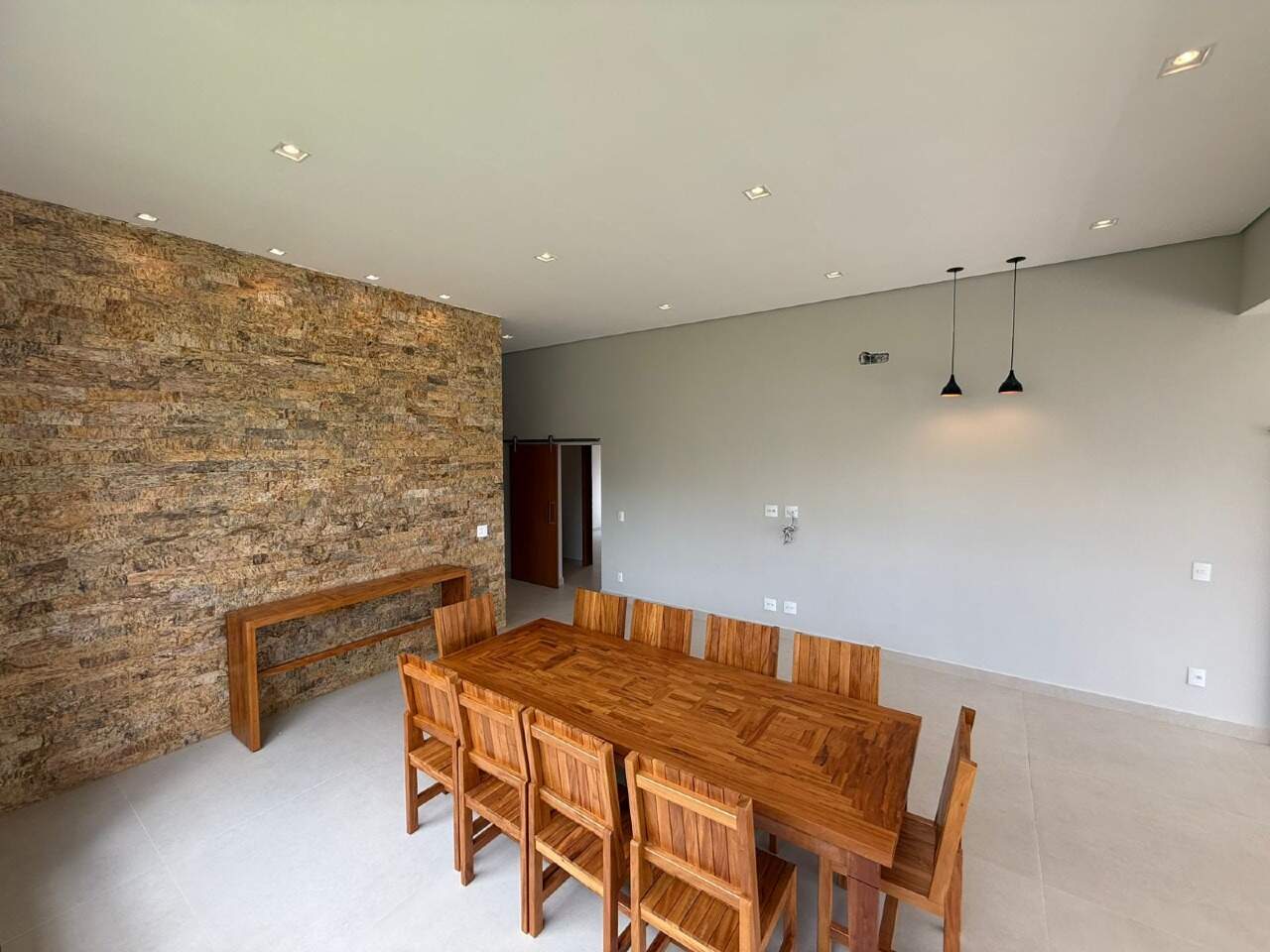 Casa de Condomínio à venda no Jockey do Lago: 