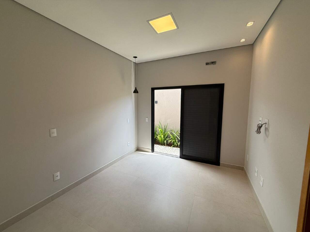 Casa de Condomínio à venda no Jockey do Lago: 