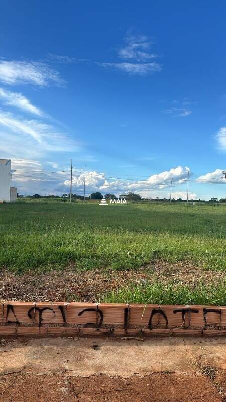 Terreno/Área à venda no Parque das Laranjeiras: 