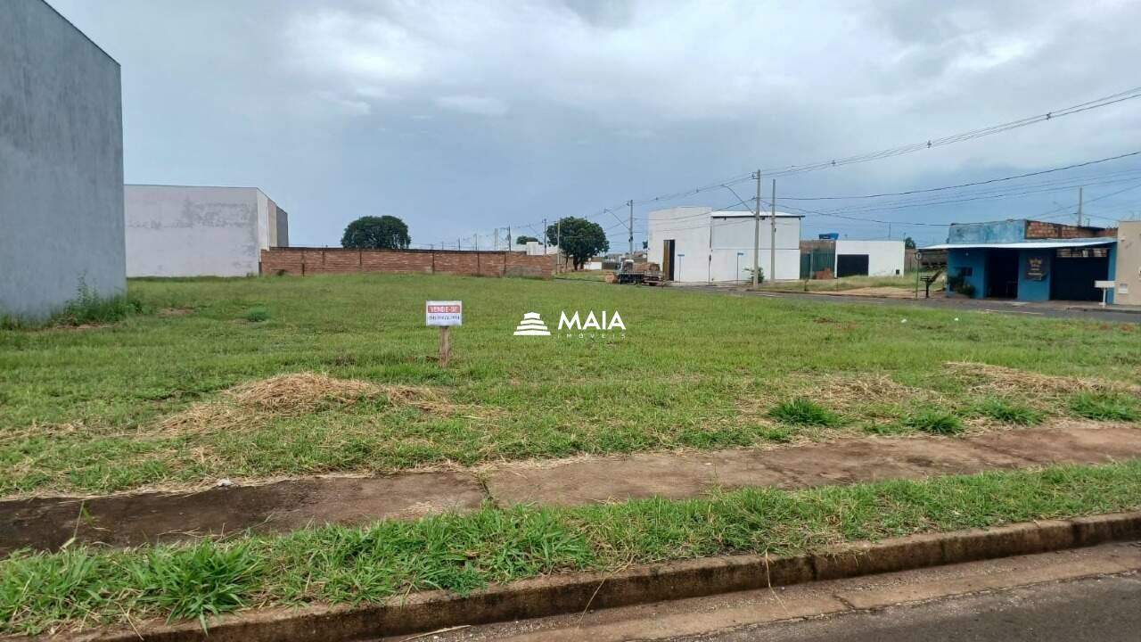 Terreno/Área à venda no Parque das Laranjeiras: 