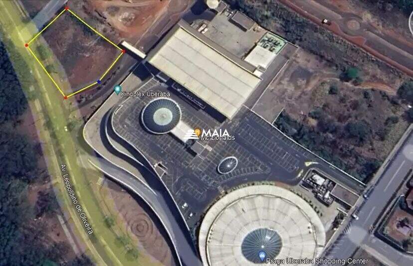 Terreno/Área à venda no Centro: 