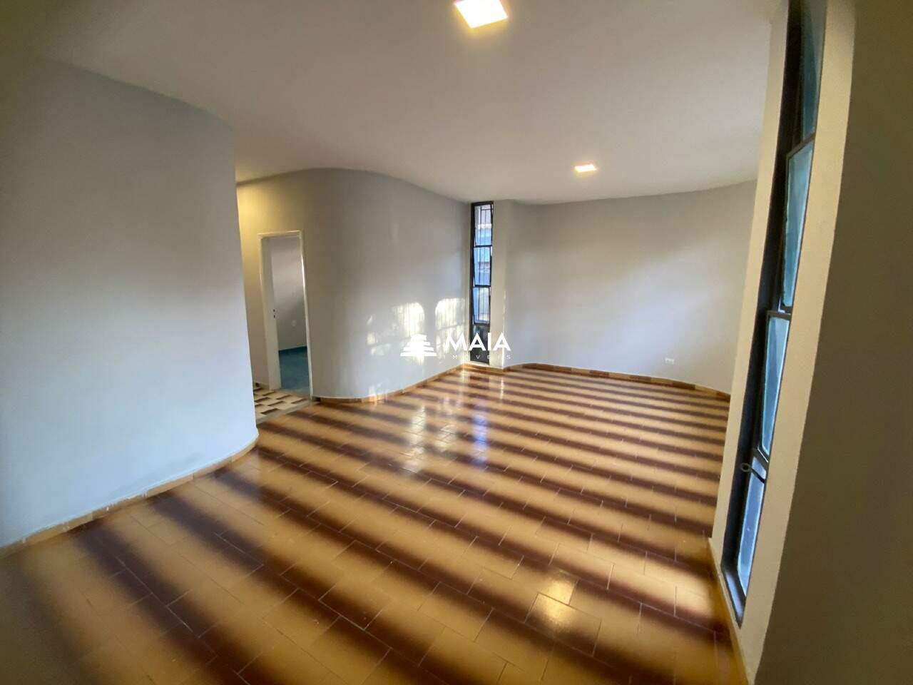 Casa para aluguel no Santa Marta: 