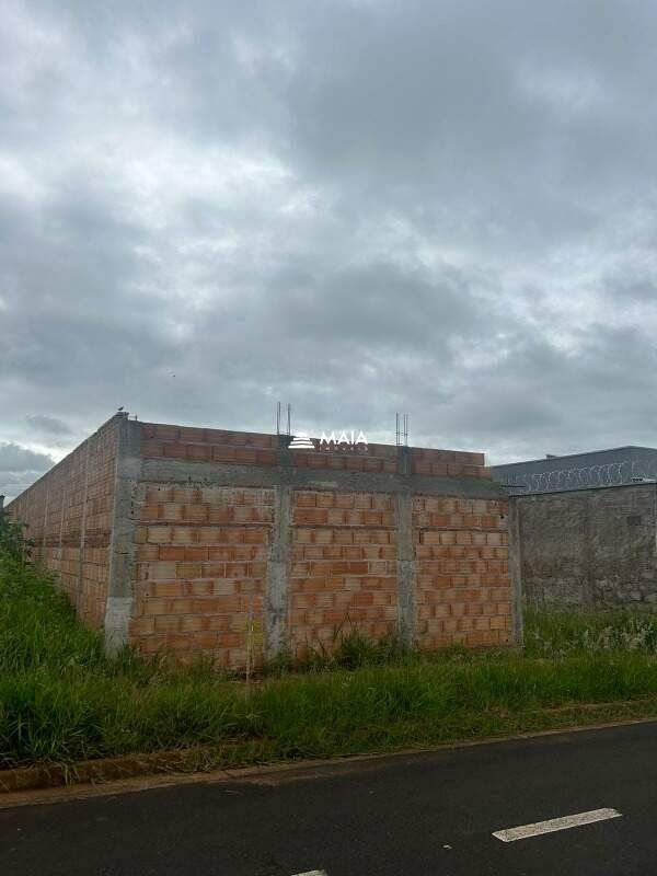 Terreno/Área à venda no Loteamento Jardim Ipiranga: 