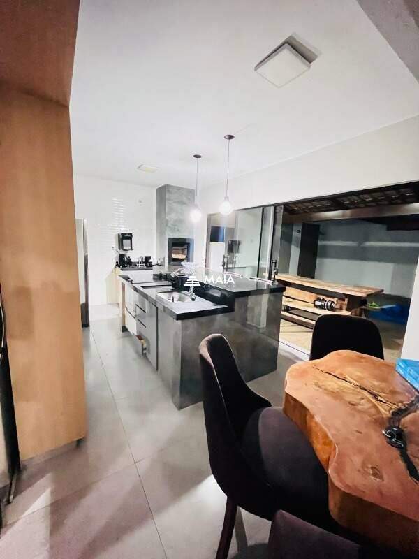 Casa à venda no Beija Flor: 