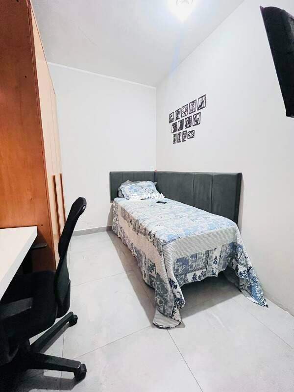 Casa à venda no Beija Flor: 