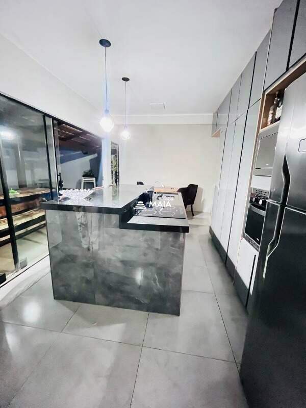 Casa à venda no Beija Flor: 