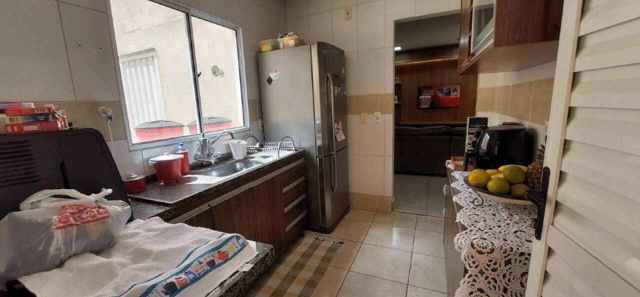 Casa de Condomínio à venda no Portal Beija Flor: 