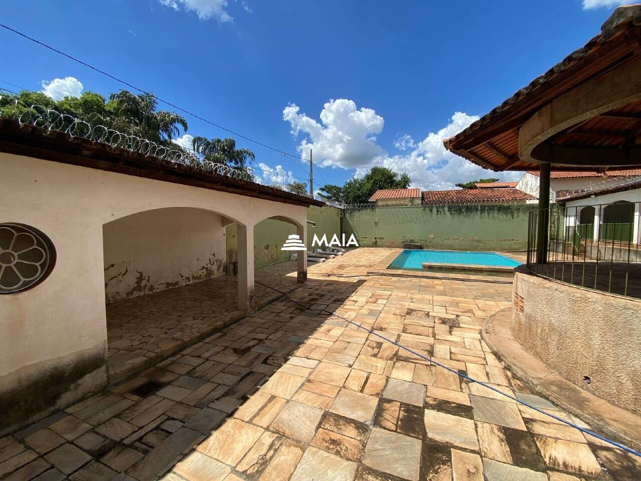 Casa para aluguel no Santa Maria: 