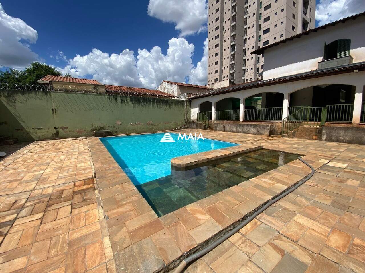 Casa para alugar no bairro Santa Maria 