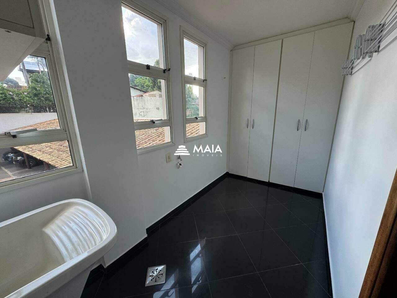 Apartamento à venda no Mercês: 