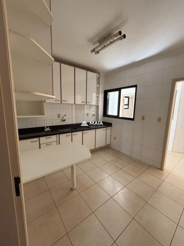 Apartamento à venda no Mercês: 