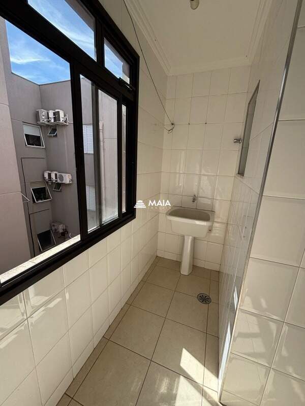 Apartamento à venda no Mercês: 