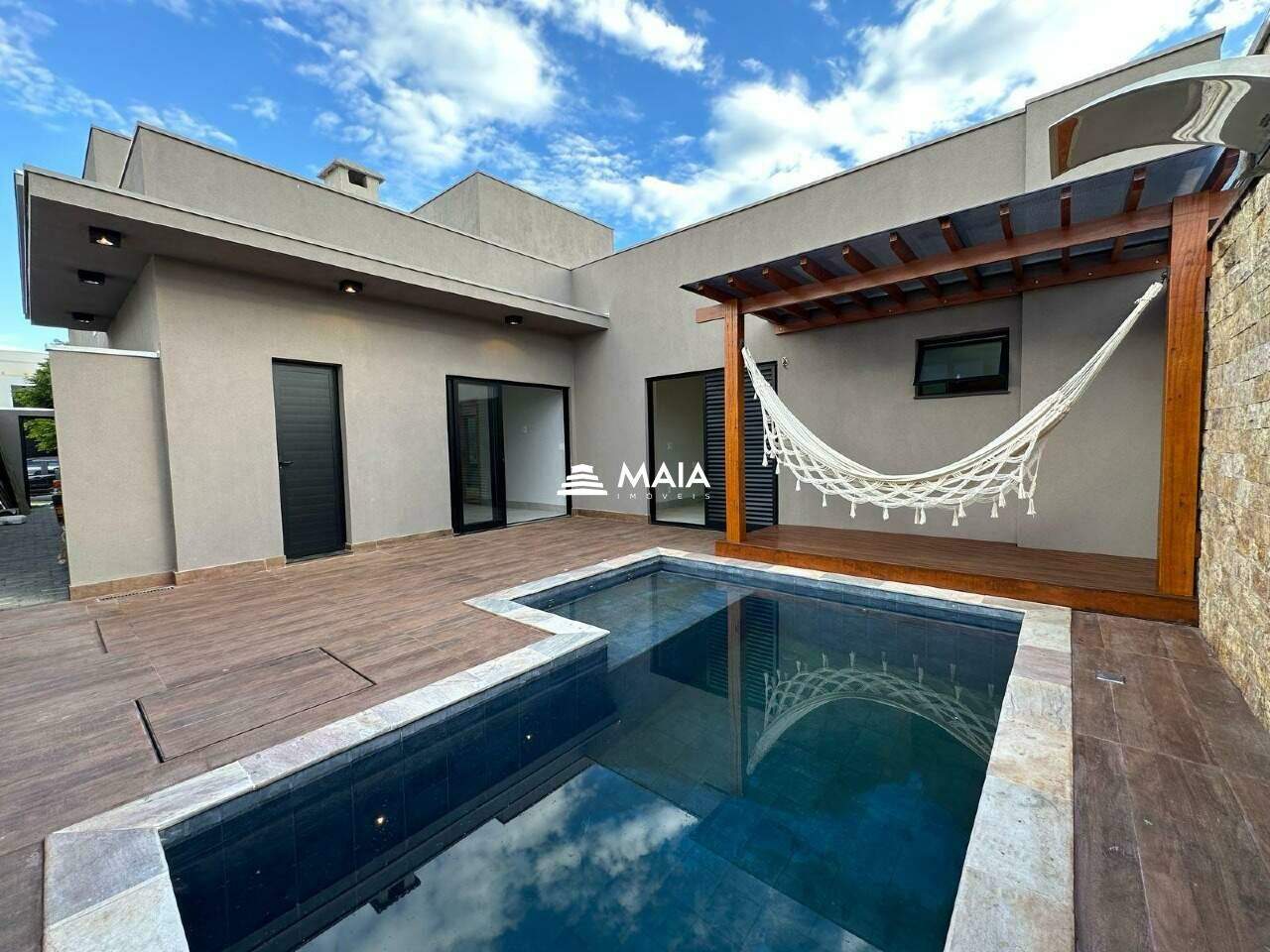 Casa a venda no Condomínio Estância dos Ipês