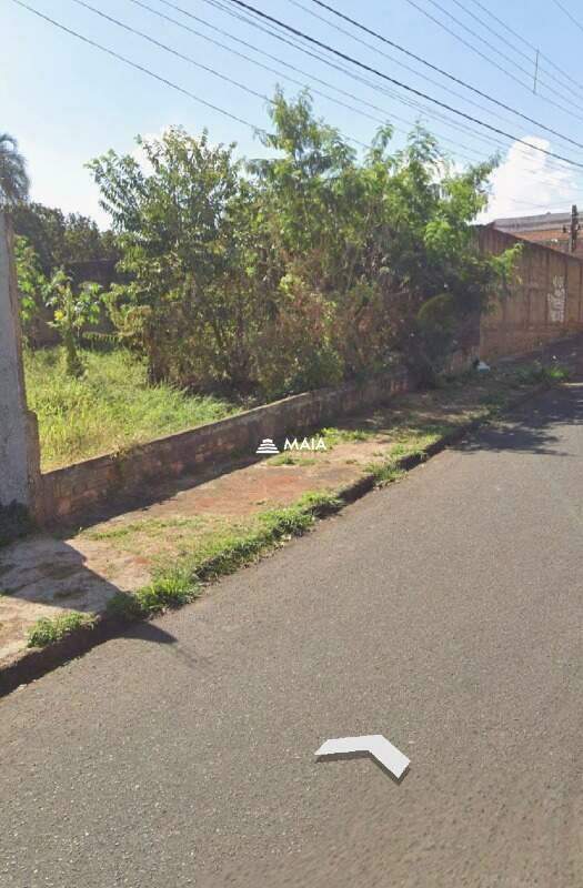 Terreno/Área à venda no Parque do Mirante: 