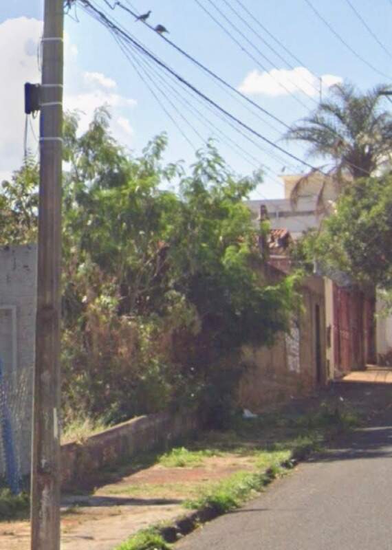 Terreno/Área à venda no Parque do Mirante: 