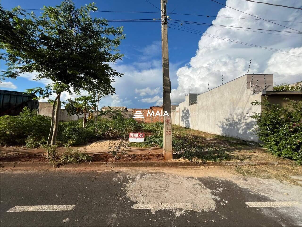 Terreno/Área à venda no Parque das Laranjeiras: 