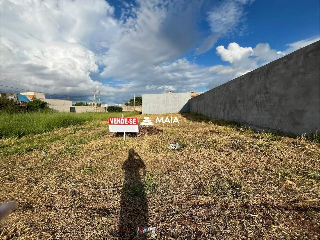 Terreno/Área à venda no Parque das Laranjeiras: 