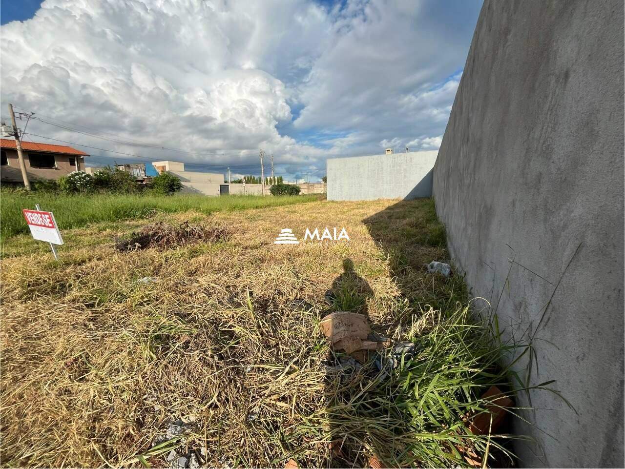 Terreno/Área à venda no Parque das Laranjeiras: 