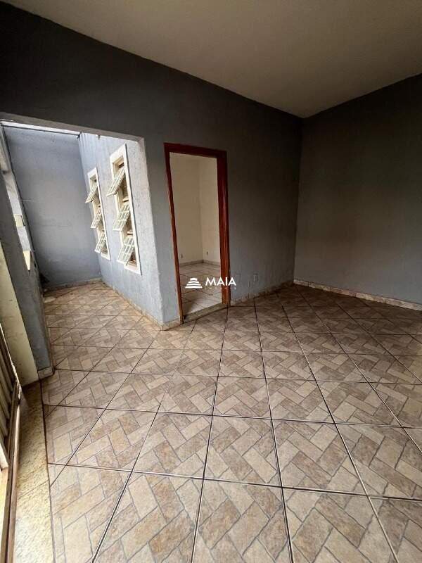 Casa à venda no Jardim Elza Amuí : 