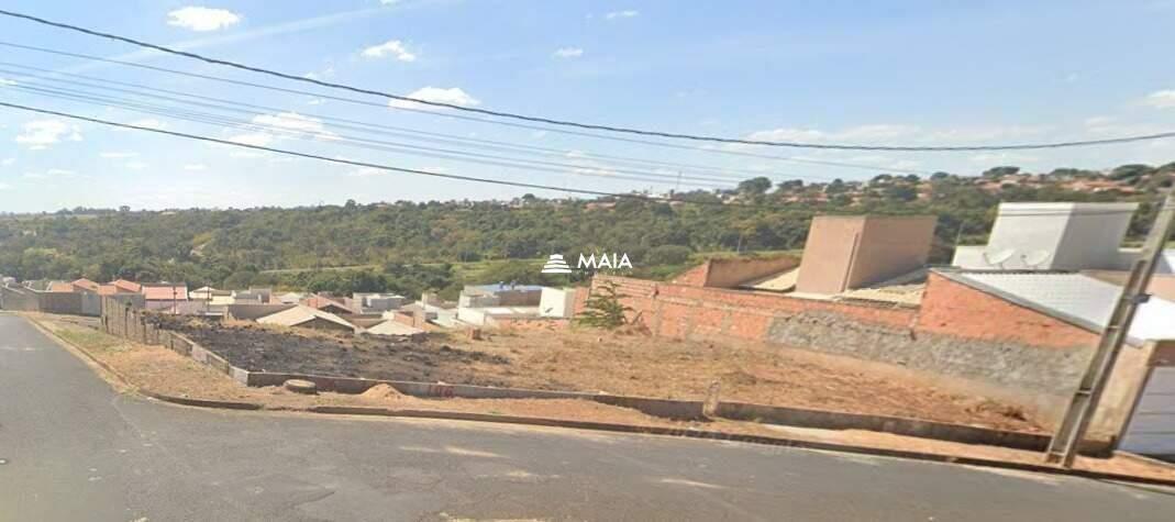 Terreno/Área à venda no Jardim Nenê Gomes: 