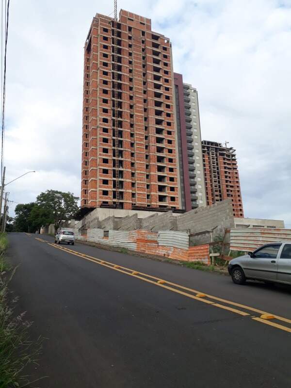 Terreno/Área para aluguel no Jardim São Bento: 