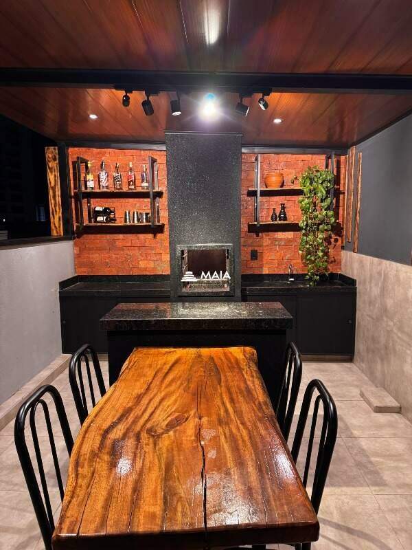 Apartamento à venda no Mercês: 