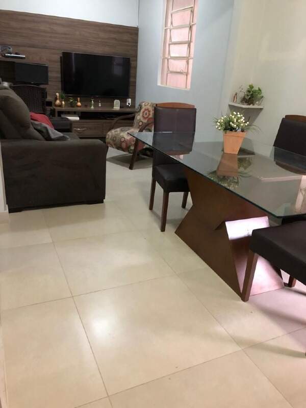 Casa à venda no Parque das Américas: 