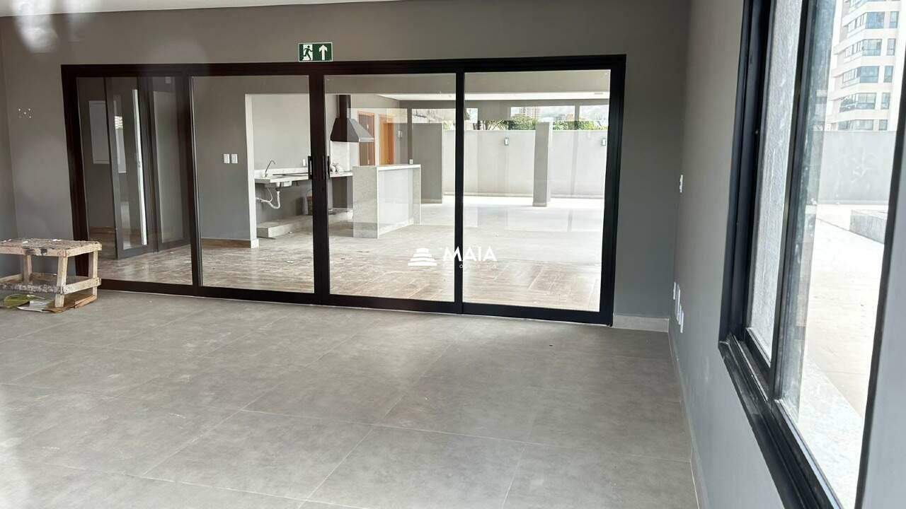 Apartamento à venda no Mercês: 