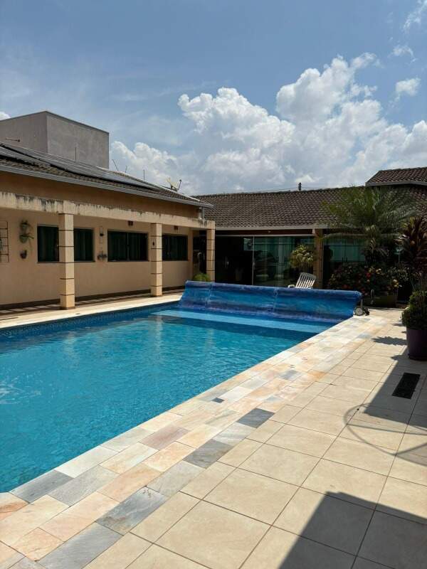 Casa a venda no Condomínio Mario Franco