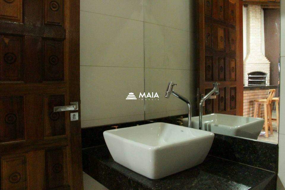 Casa à venda no Jardim Nenê Gomes: 