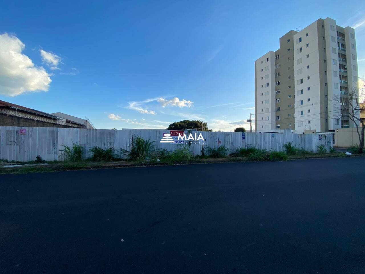 Terreno/Área para aluguel no Santa Maria: 