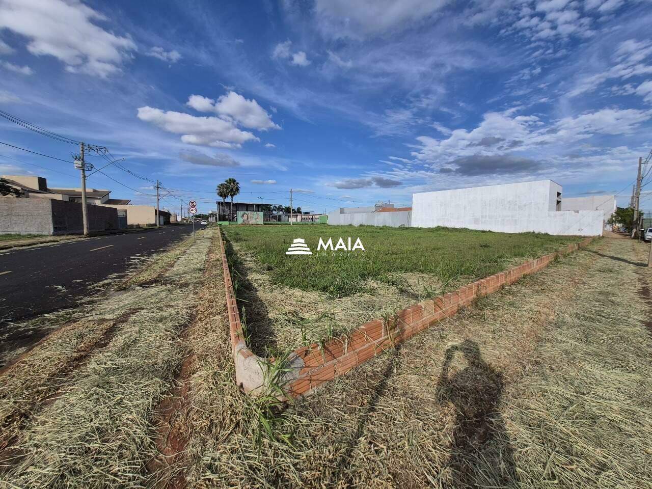 Terreno/Área à venda no Parque das Laranjeiras: 