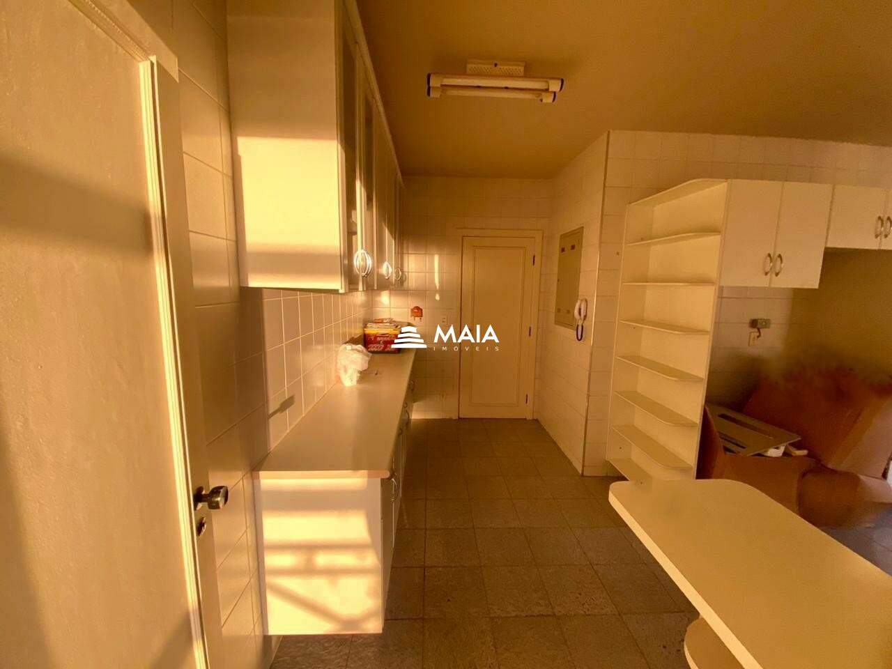 Apartamento à venda no Mercês: 