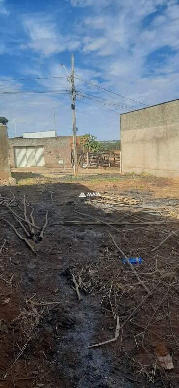 Terreno/Área à venda no Alfredo Freire III: 