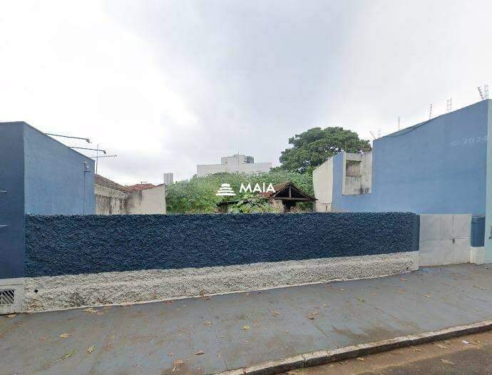 Terreno/Área à venda no Mercês: 