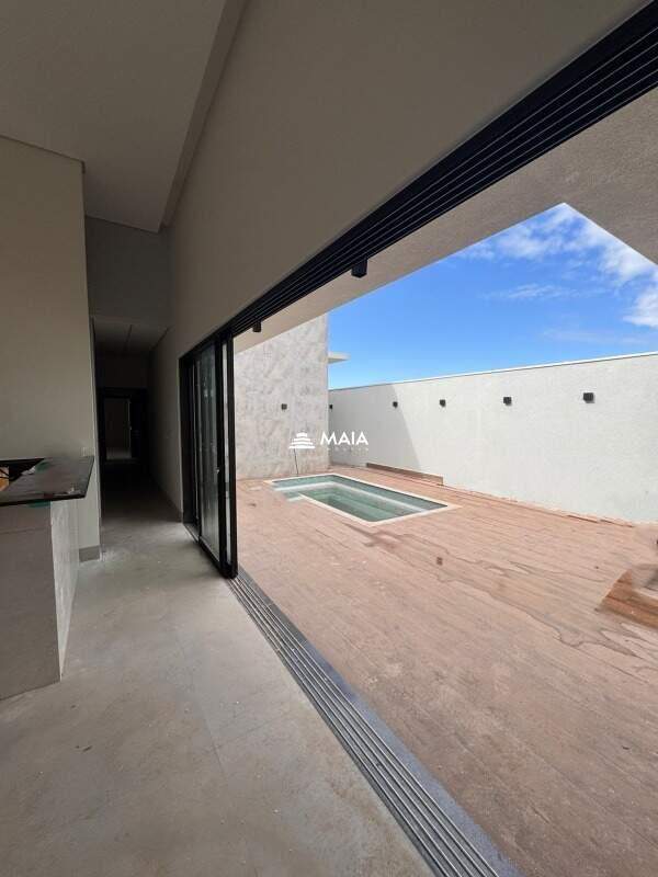 Casa a venda no Condomínio Damha III