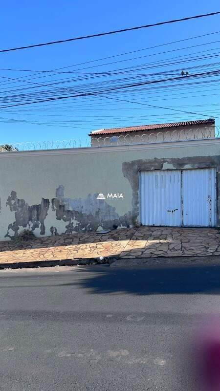 Casa à venda no Beija Flor: 