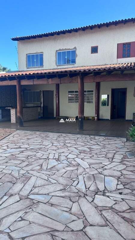 Casa à venda no Beija Flor: 