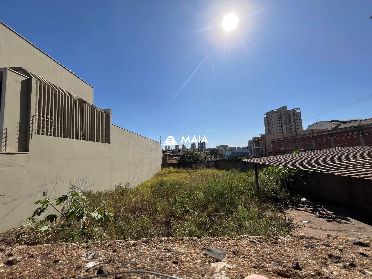 Terreno/Área à venda no Santa Maria: 