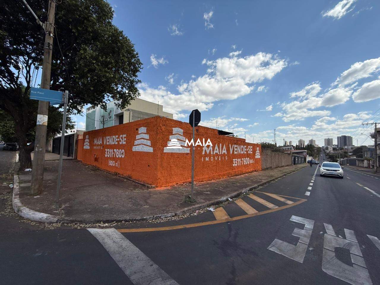 Terreno/Área à venda no Santa Maria: 