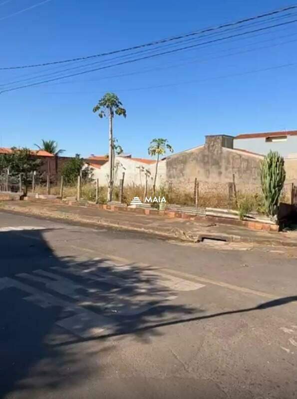 Terreno/Área à venda no Jardim Maracanã: 