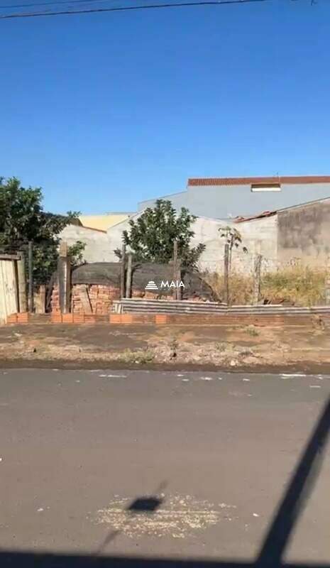 Terreno/Área à venda no Jardim Maracanã: 