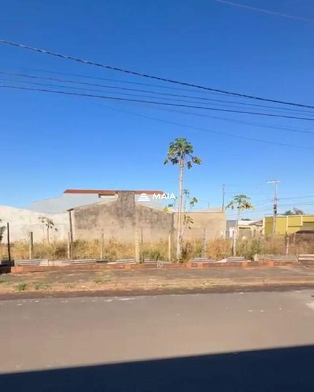 Terreno/Área à venda no Jardim Maracanã: 