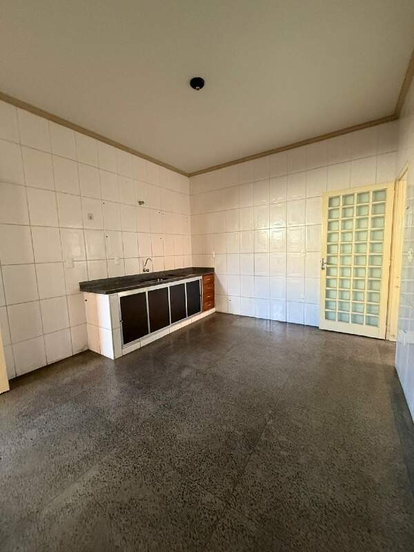 Casa à venda no Parque das Américas: 